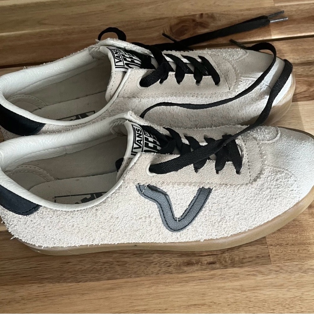 Vans Cream and Black Casual Sneakers Womens size 8
